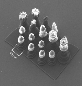 3D model šachových figurek velikosti přibližně desetiny průměru lidského vlasu - Zdroj: IQ Structures