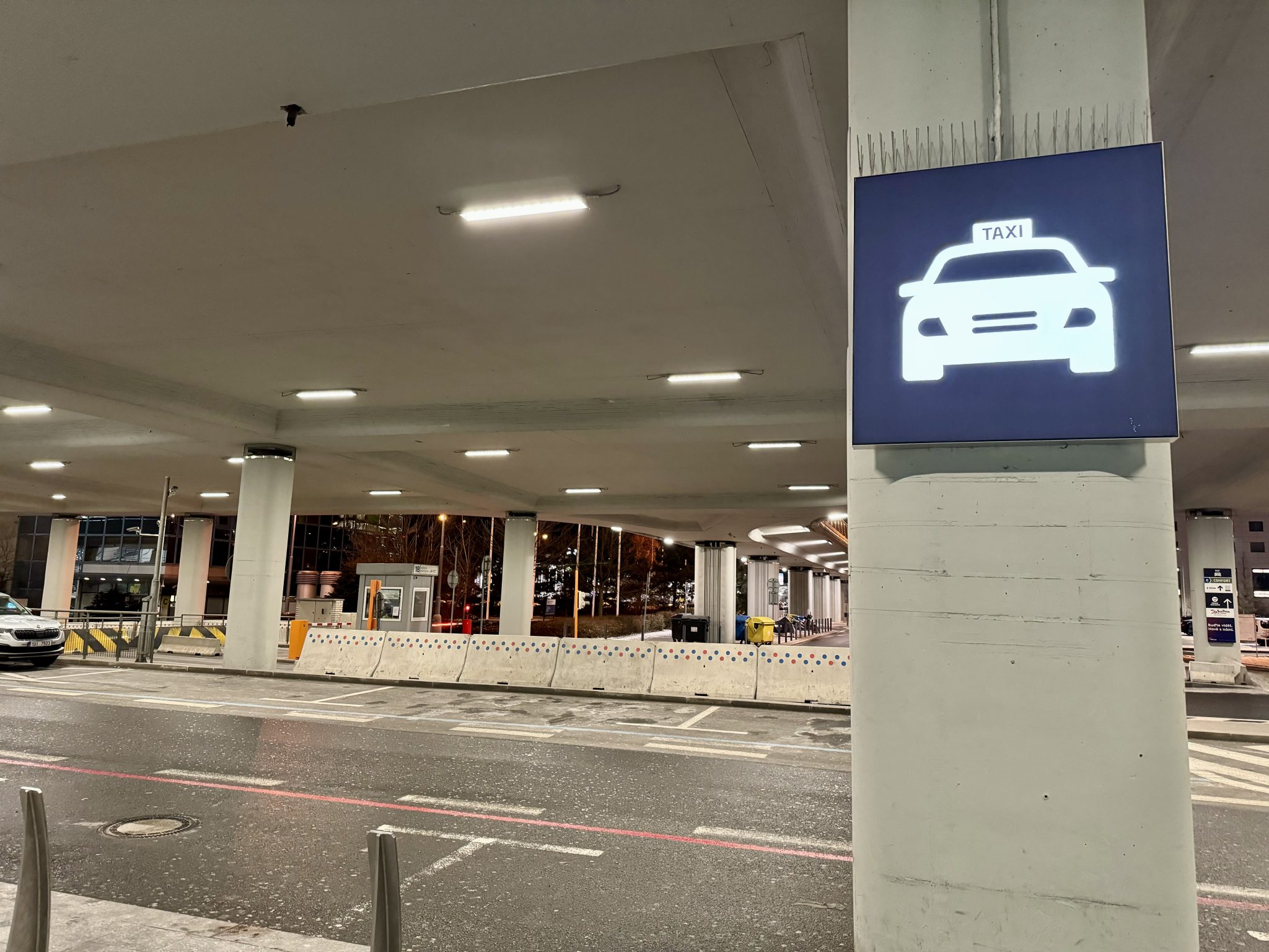 Stanoviště taxi. Foto: Ekonomický deník