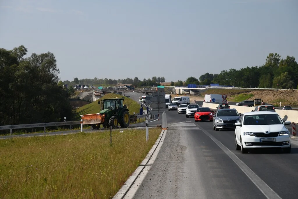 Šetří na opravách. V návrhu rozpočtu nejsou peníze na silnice druhé a třetí třídy