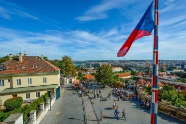 Výstup z areálu Pražského hradu. Zdroj: Pixabay