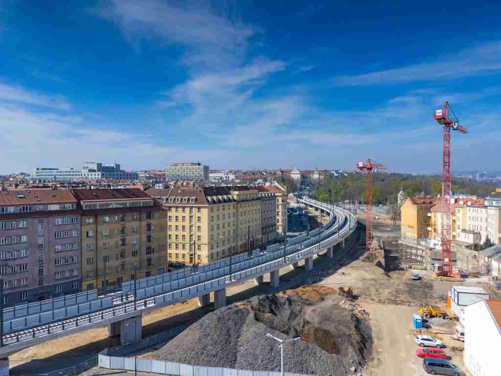 Železniční estakáda, stavba. Foto: Správa železnic