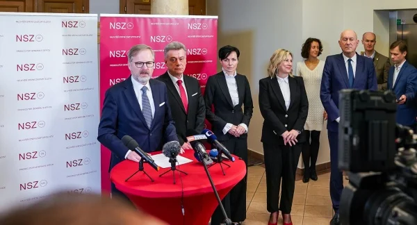 žena drsný výraz