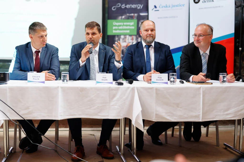 Muži, konference