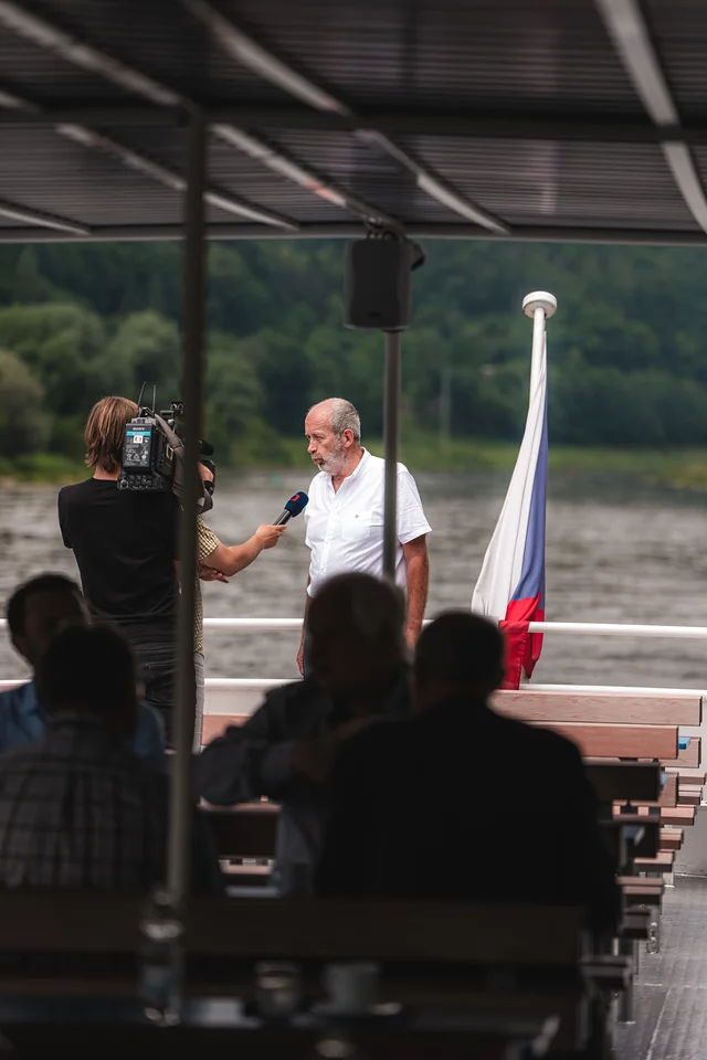 muž rozhovor TV