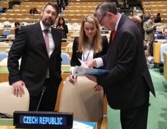politik jednání