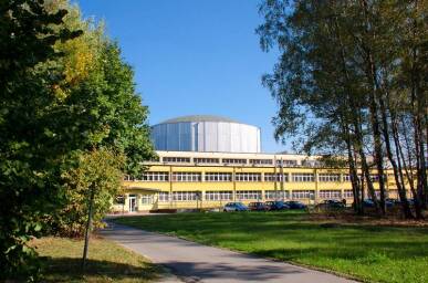 jaderný reaktor