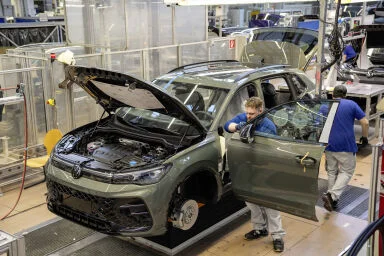 auto výrobní linka