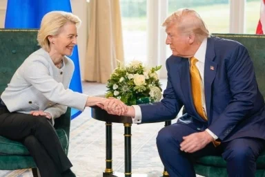 von der Leyenová a Trump