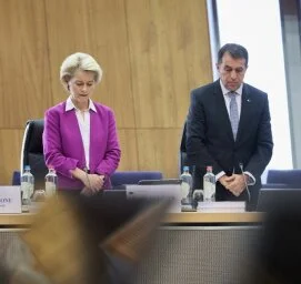 politička velvyslanec