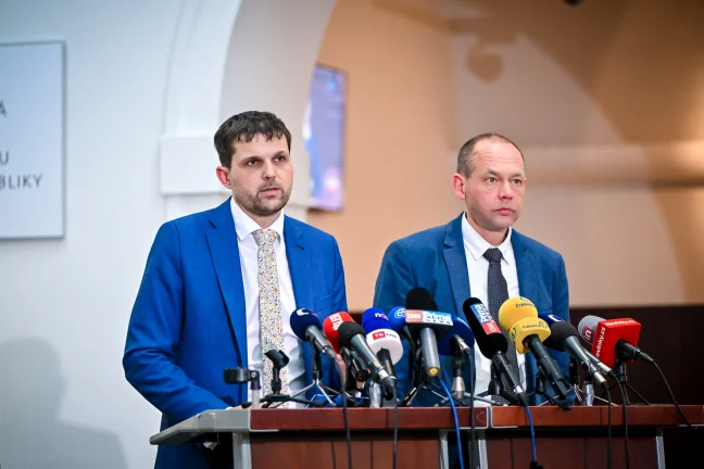 ministři Hladík a Kulhánek