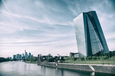 sídlo Evropské centrální banky (ECB) ve Frankfurtu nad Mohanem