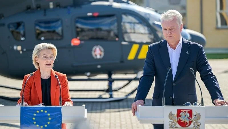 Předsedkyně Komise Ursula von der Leyenová na snímku s litevským prezidentem Gitanasem Nausėdou
