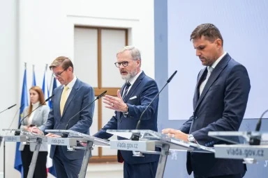 vláda ČR: Martin Kupka, Petr Fiala, Petr Hladík