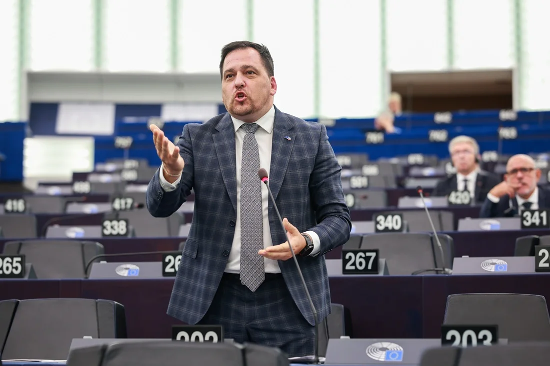 Europoslanci se přou o peníze pro klimatické neziskovky. Zdechovský ...