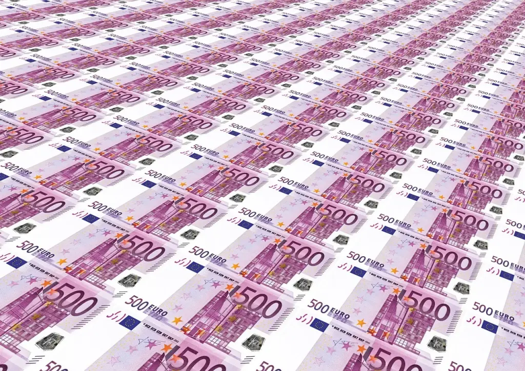 peníze euro