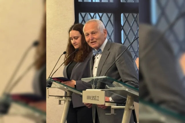 lékař Jan Pirk na tiskovce