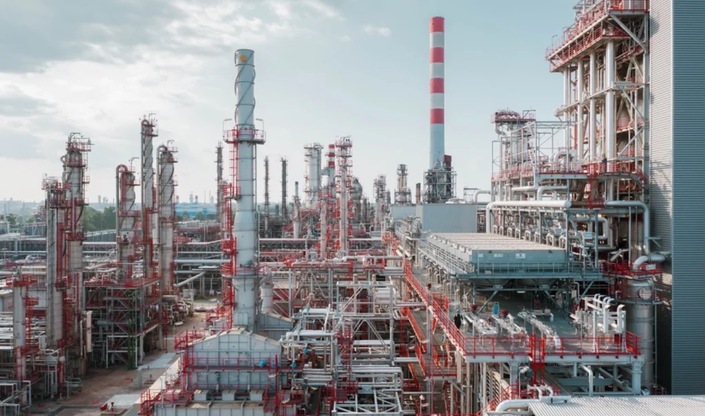 „Vyžeň Rusa z rafinerie.“ Tři země Balkánu hrají o čas