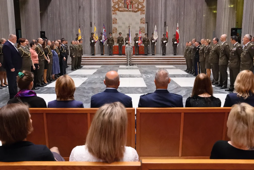 jmenování plukovníků