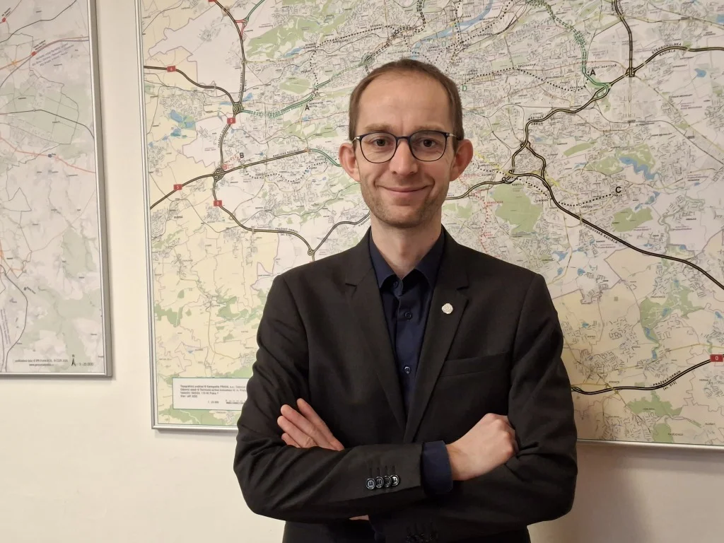 Parkování jako luxus a okruh v nedohlednu. Nástupce Hřiba popisuje realitu Prahy