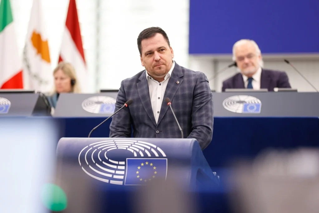 Zdechovský varuje: Máme tu poslance z Česka i Slovenska, které řídí Kreml