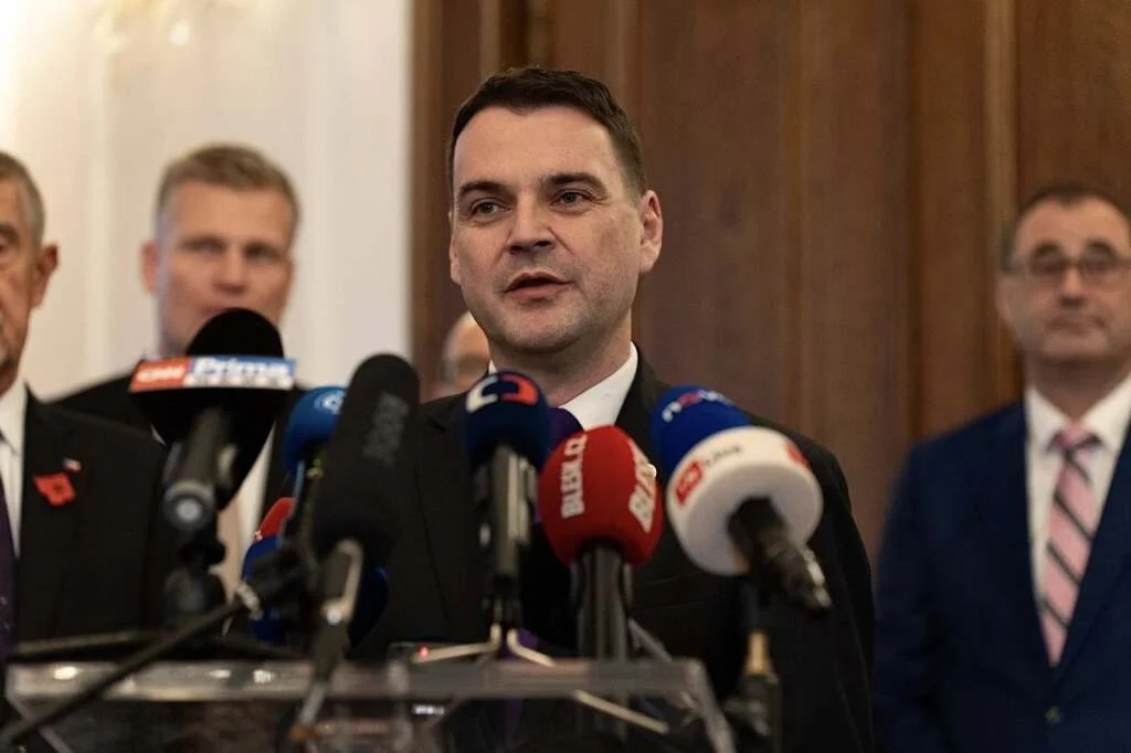 Rušení 7 útvarů a přesun 23. Jak Macinka mění ministerstvo životního prostředí