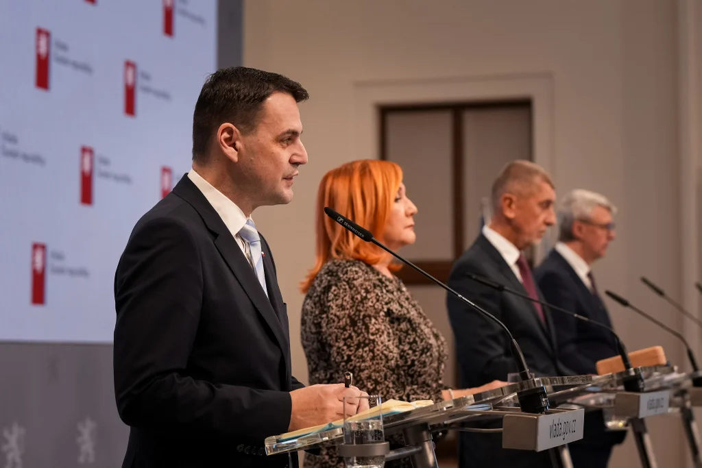 Macinka a Turek zatlačí na Babiše. Chtějí se sejít do novoročního oběda premiéra s prezidentem