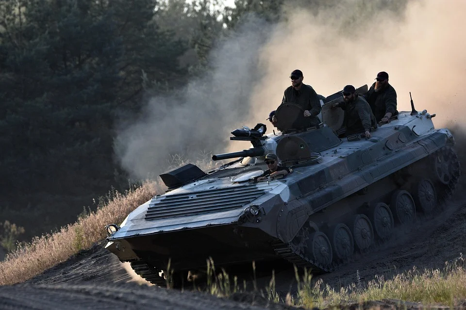 Přesun jednotek a zbraní přes hranice do 24 hodin. EU řeší „vojenský Schengen“