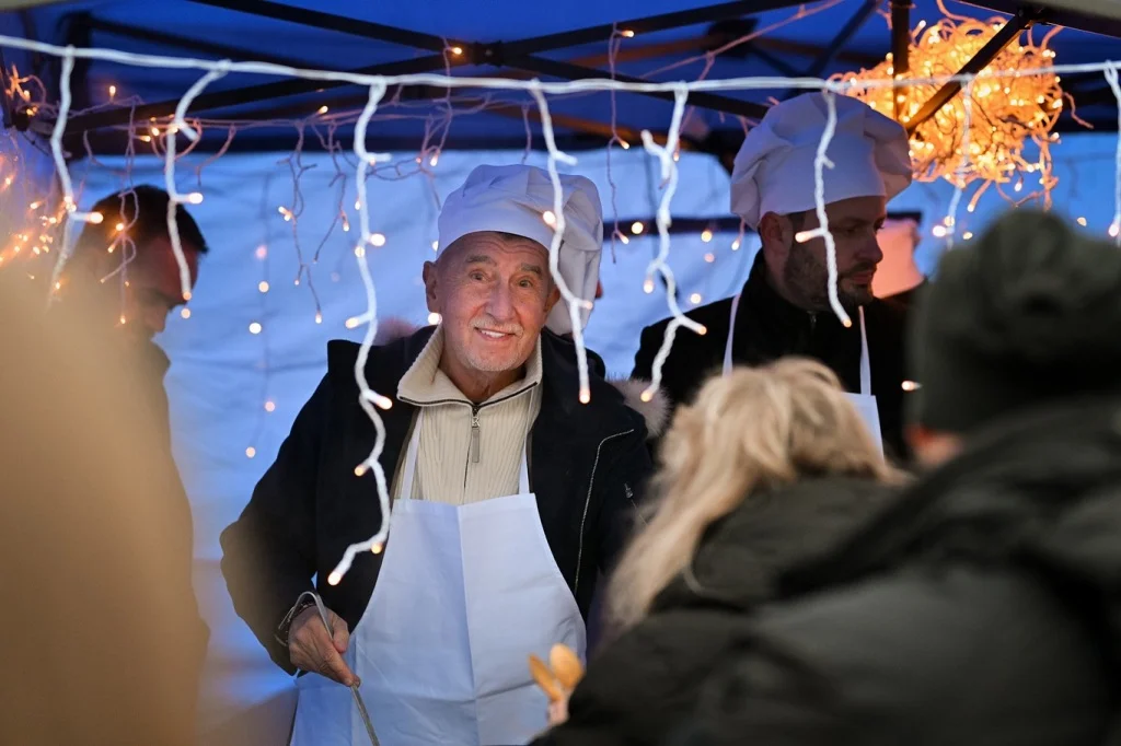 Babiš v novoročním projevu: Letošek má být rokem míru. Nestrašme válkou