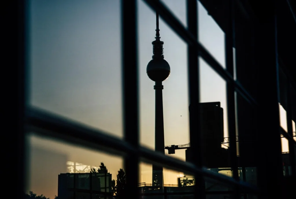 Berlín znovu ve tmě: 50 tisíc domácností bez elektřiny a v mrazu