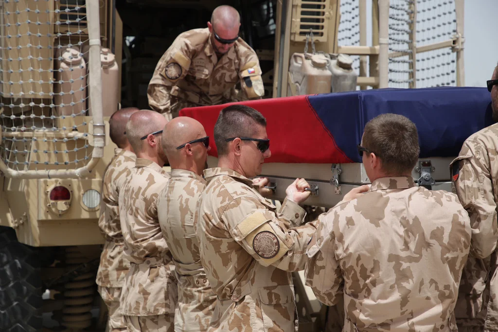 loučení s padlým vojákem