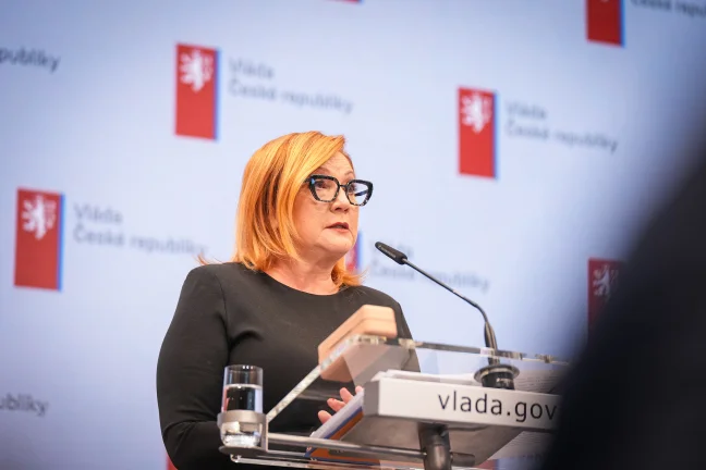 ministryně mikrofon