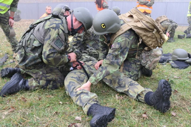 válka vojáci zranění