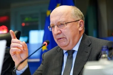 evropský komisař pro obranu Andrius Kubilius