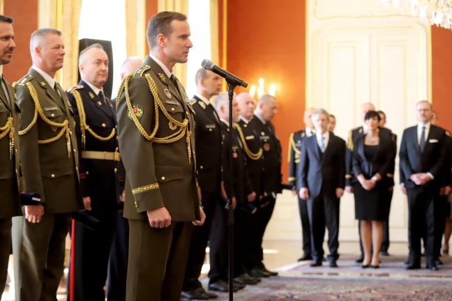 generál jmenování bezpečnostní prověrka