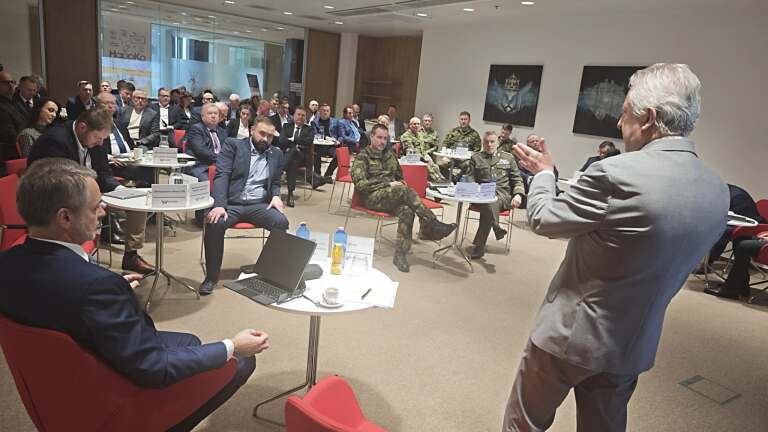 politici vojáci zbrojaři