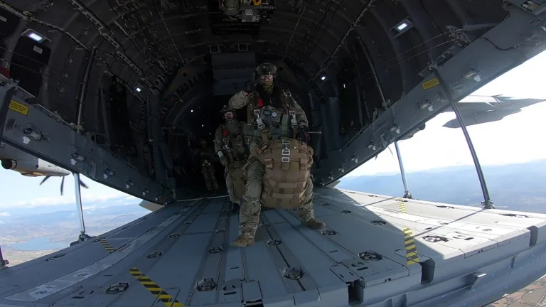 průzkumníci sko padák