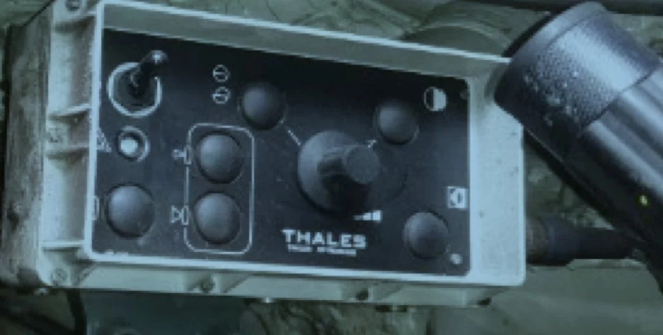 sankce vojenský materiál