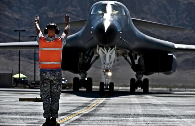 bombardér B-1B Lancer