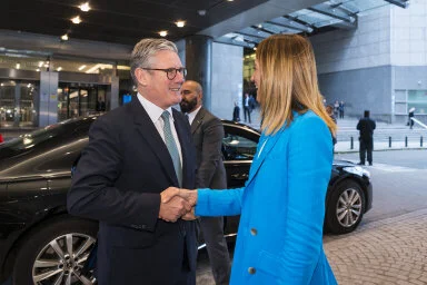 Keir Starmer a Roberta Metsolová