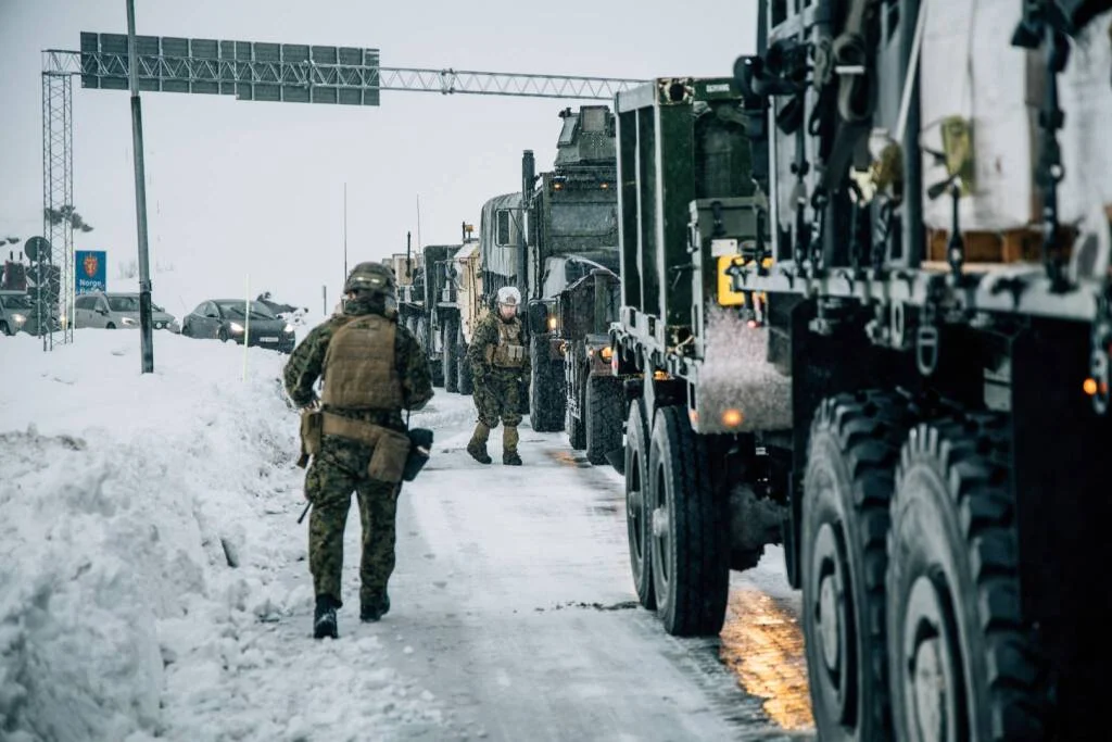 vojáci zima cvičení