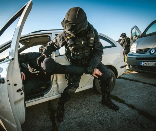 policie zásah