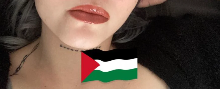 mladá žena tetování