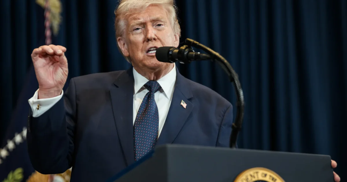 Donald Trump gesto