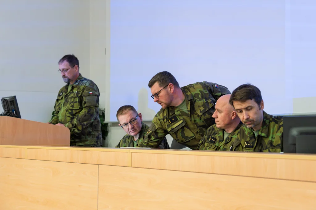 vojáci konference cvičení