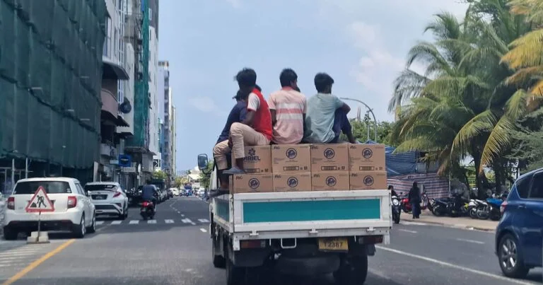 Maledivy Írán nemožnost odletu