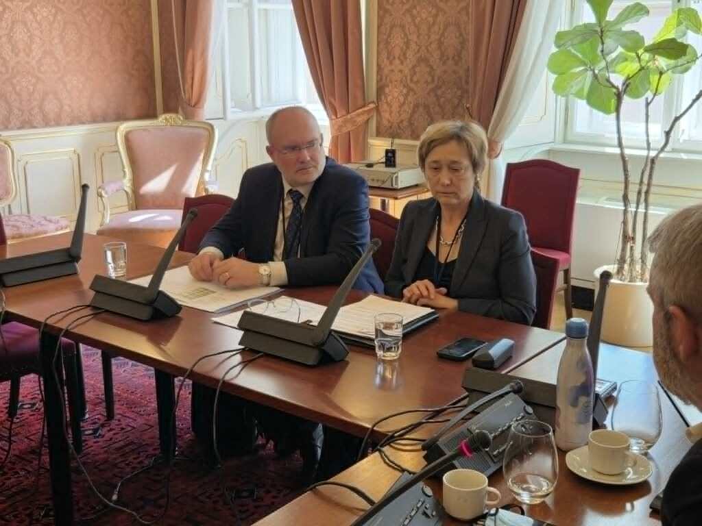 Senát ruští diplomaté přitvrzení