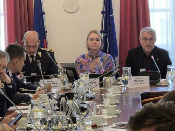 zákon o cizincích Sněmovna politici policista