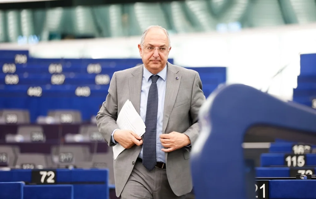 Costas Kadis