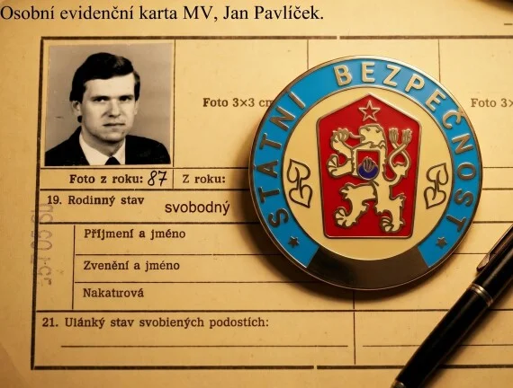 StB karta odznak