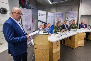 konference moderátor